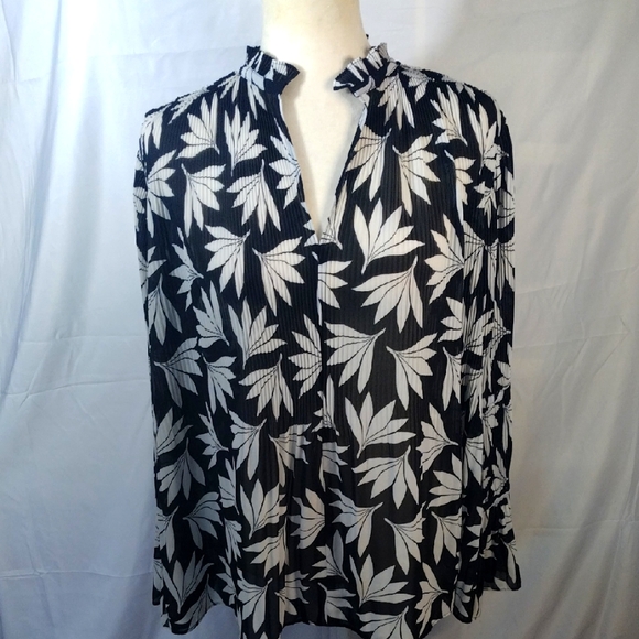 Ann Taylor Ruffled Top - Picture 3 of 11